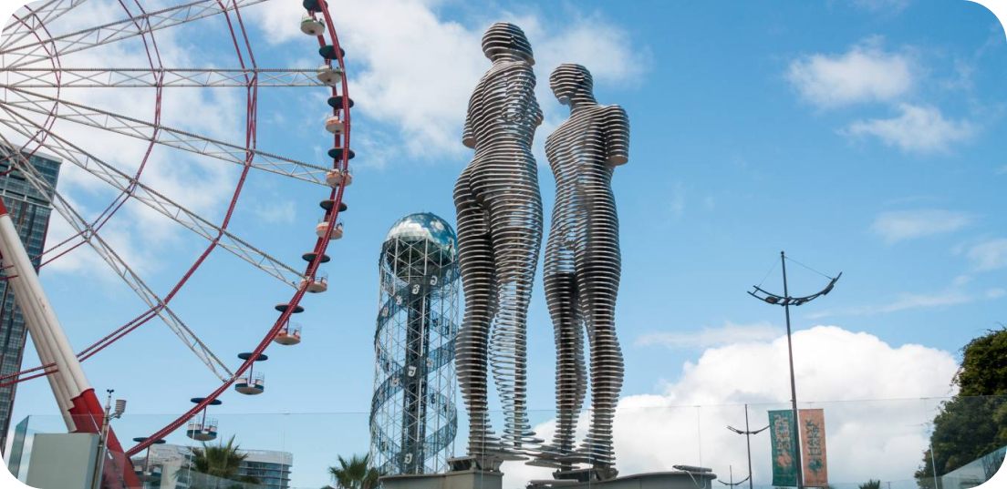 عکس از تندیس علی و نینو